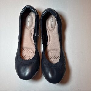 Lands’ End Navy Blue Ballet Flats Women’s shoe Size 6.5 NWOT